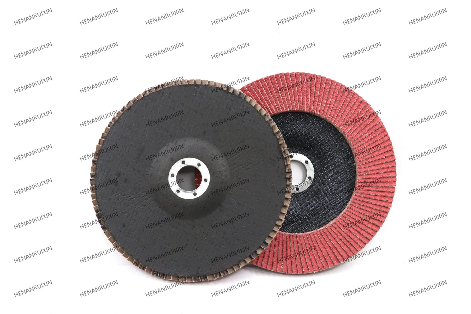 Aluminiumoxid zum Polieren von Holz und Metall. Fächerschleifscheibe aus Aluminiumoxid
